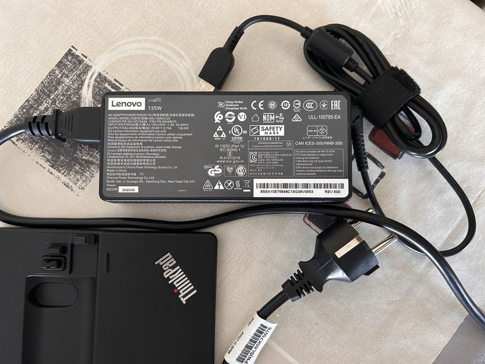 Docking station LENOVO Thinkpad com carregador