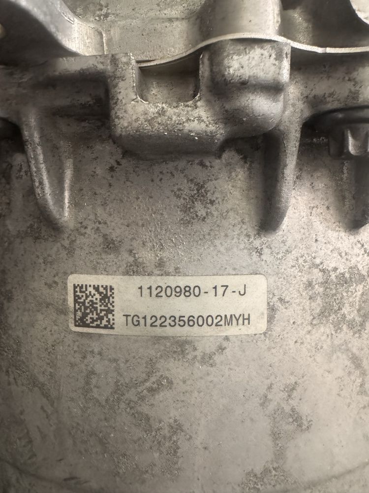 Tesla model 3 мотор 1120990-00-J 1120990-17-J