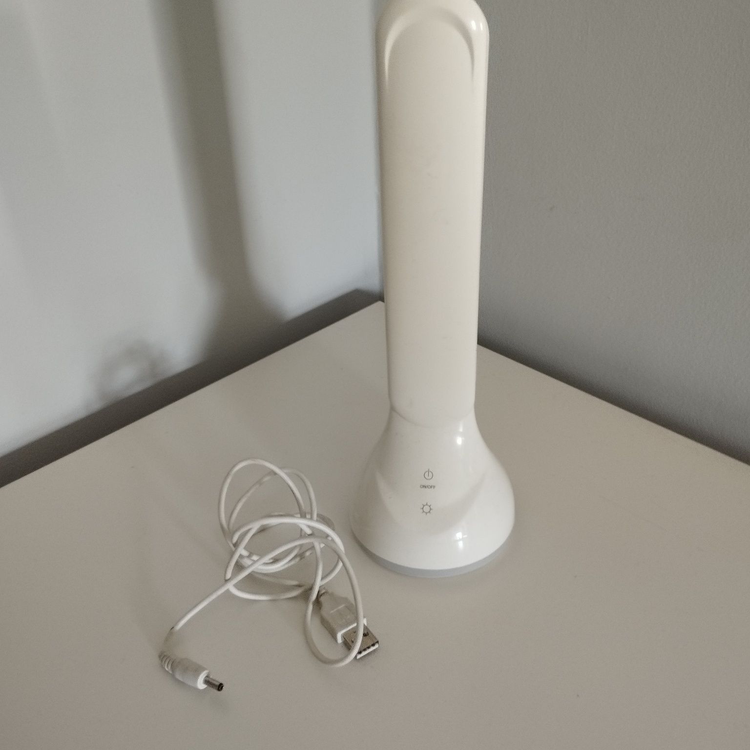 Biała lampka USB LED RGB