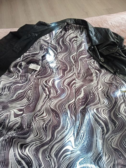 Шкіряний натуральний тренч, плащ чорний Escada Турція