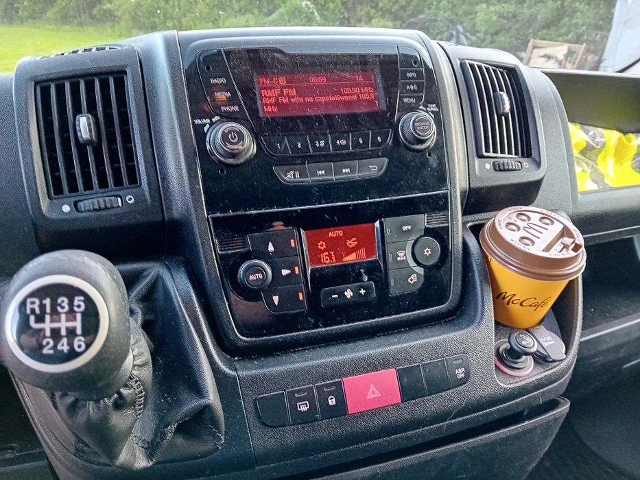 Auto-laweta wynajem pomoc drogowa