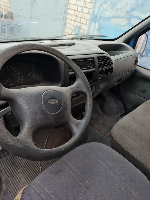 Ford Transit 2.5d в ухоженном состоянии
