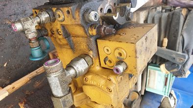 koparka cat caterpillar 313 d pompa jazdy207 , 4710 , 02