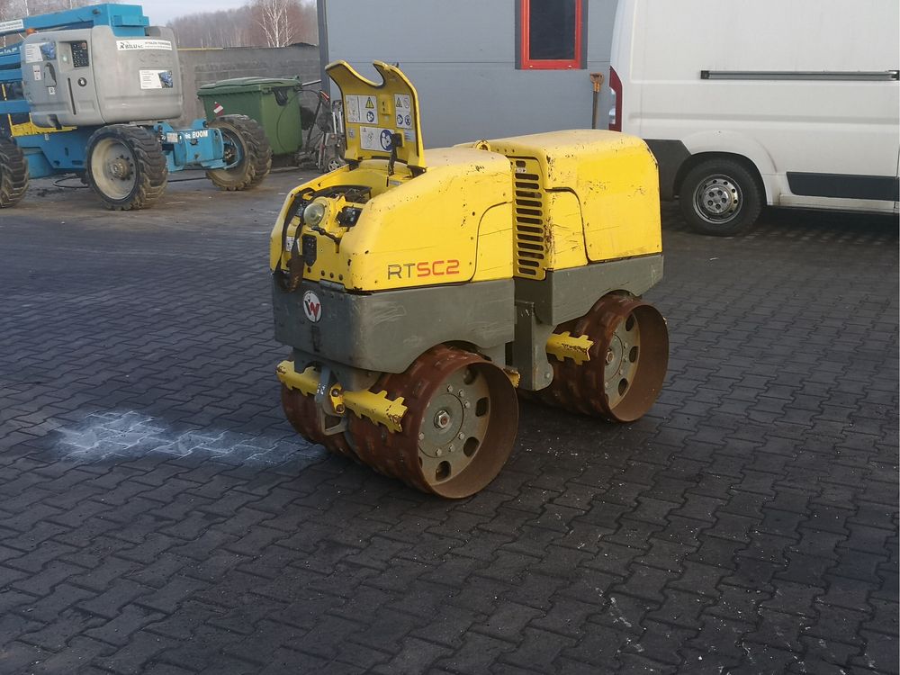 Wynajem wacker neuson rt82sc walec