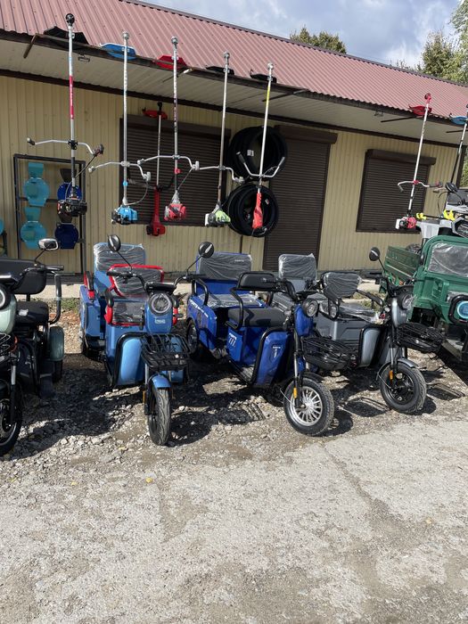 Доставка безкоштовна Трицикл Акумуляторний Corso forte їdemo