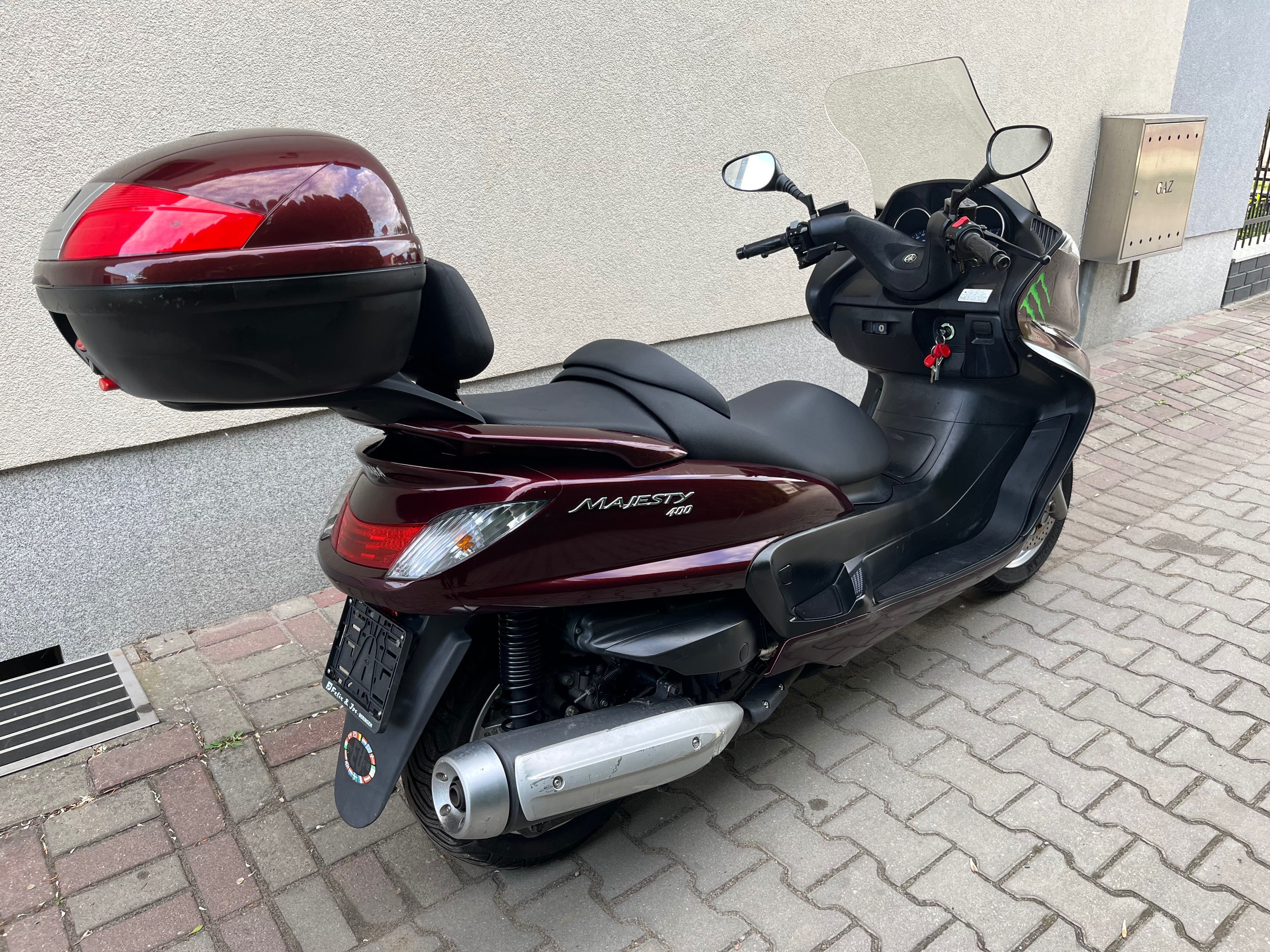 Yamaha mayesty 400.