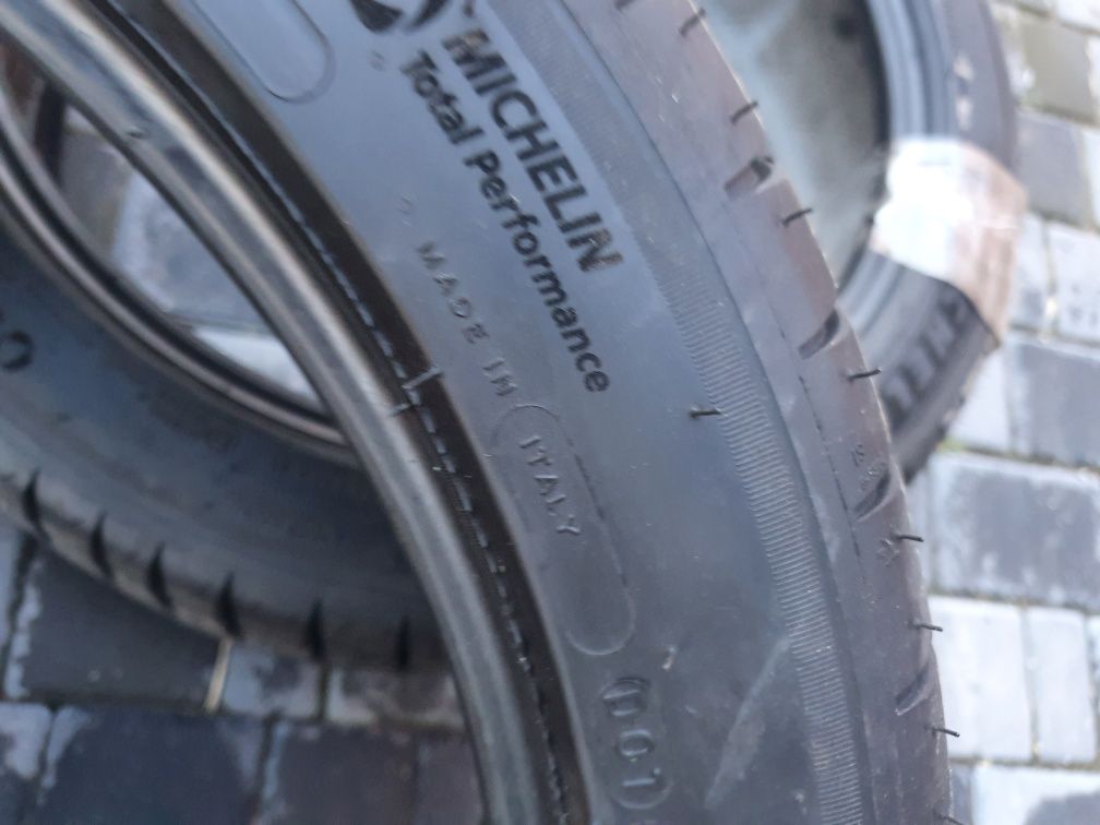 Шини Michelin 235 45 r19