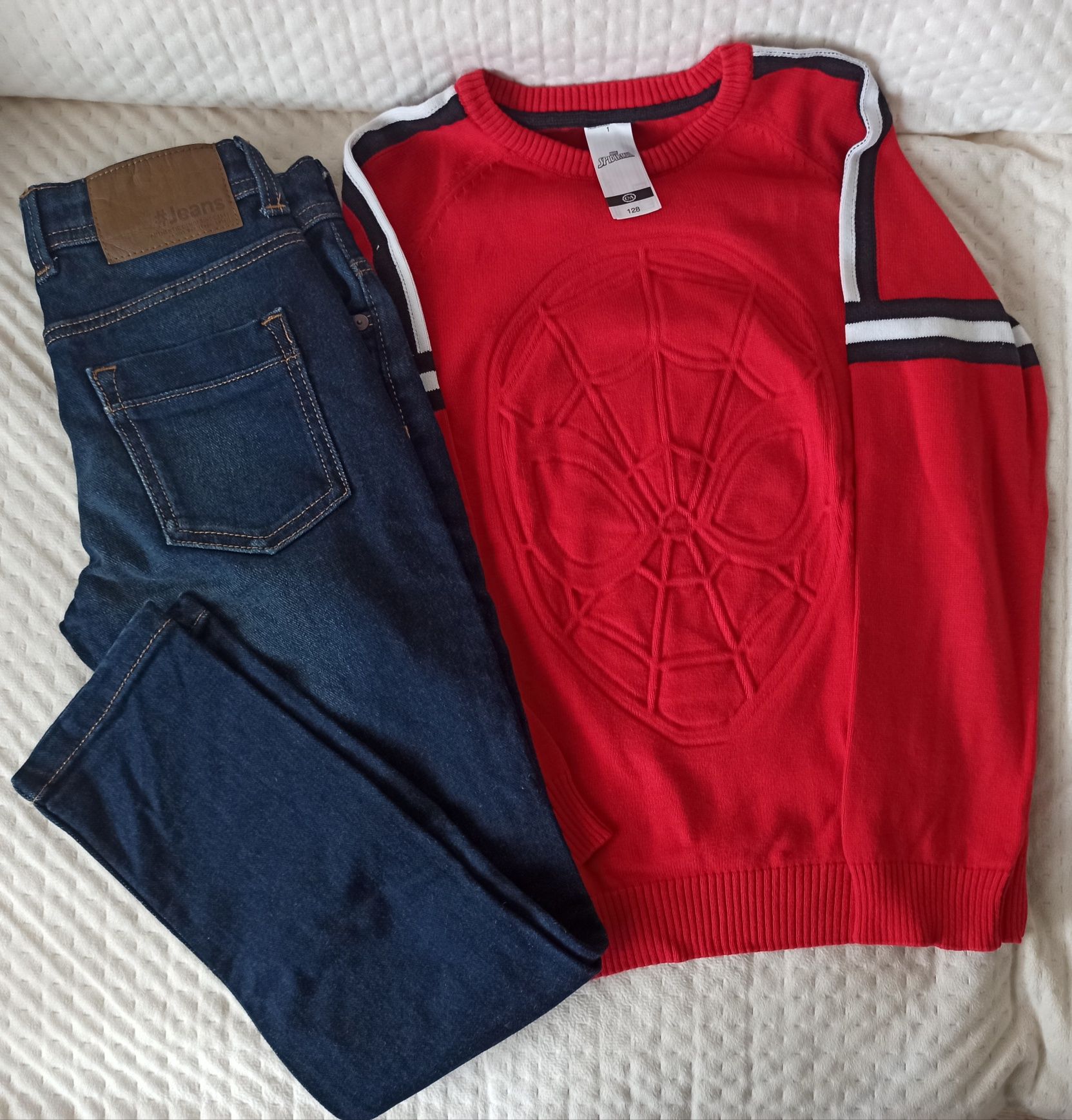 Sweter spiderman+spodnie rm. 128 C&A