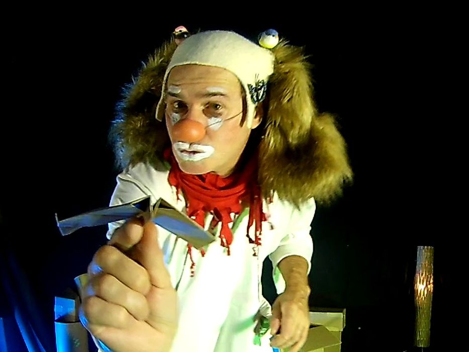 Clown (palhaço) espetáculo contemporâneo. Único no País..