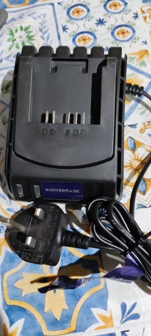 Ładowarka sieciowa powerbase 20V