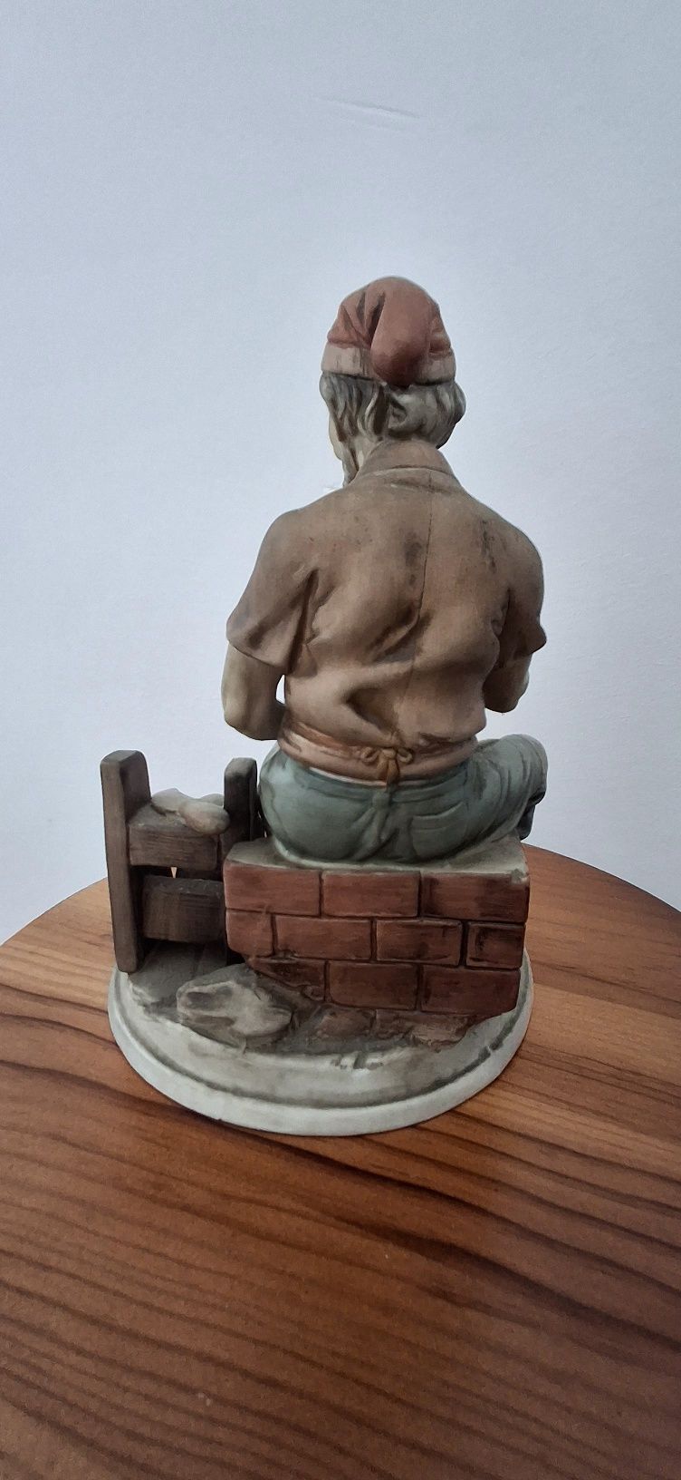 Estátua em cerâmica