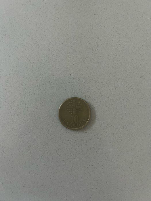 Moedas de 5 e 10 Escudos