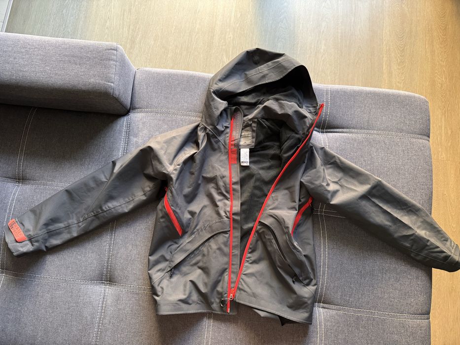 Kurtka przeciwdeszczowa Decathlon 142-150 oddam