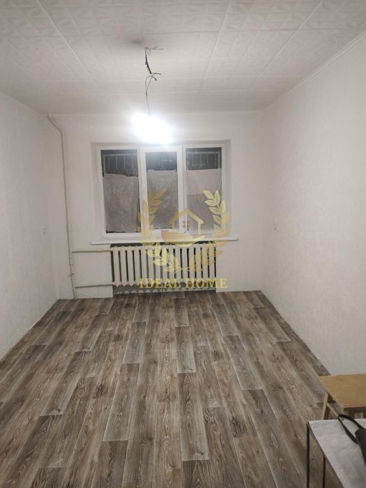 Продам 1 кімнату в кумінальні квартирі