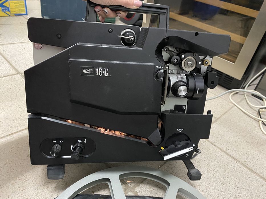 Оптичний кінопроектор Elmo 16-CL