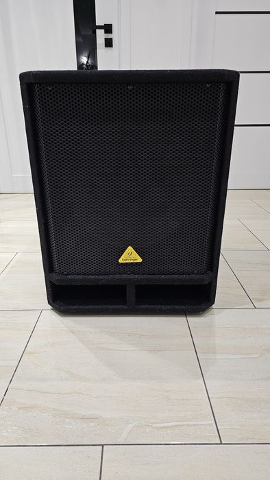 Subwoofer estradowy Behringer VQ1800D