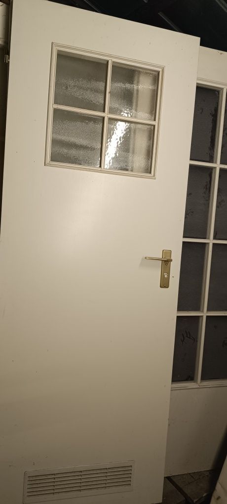 Sprzedam drzwi wewnętrzne z kluczem.
