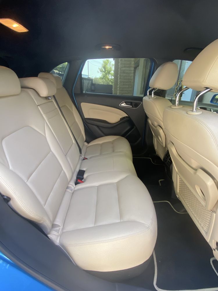 Mercedes-Benz B 250e