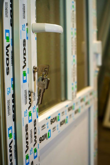 Регулювання та ремонт вікон та дверей, заміна фурнітури та склопакетів