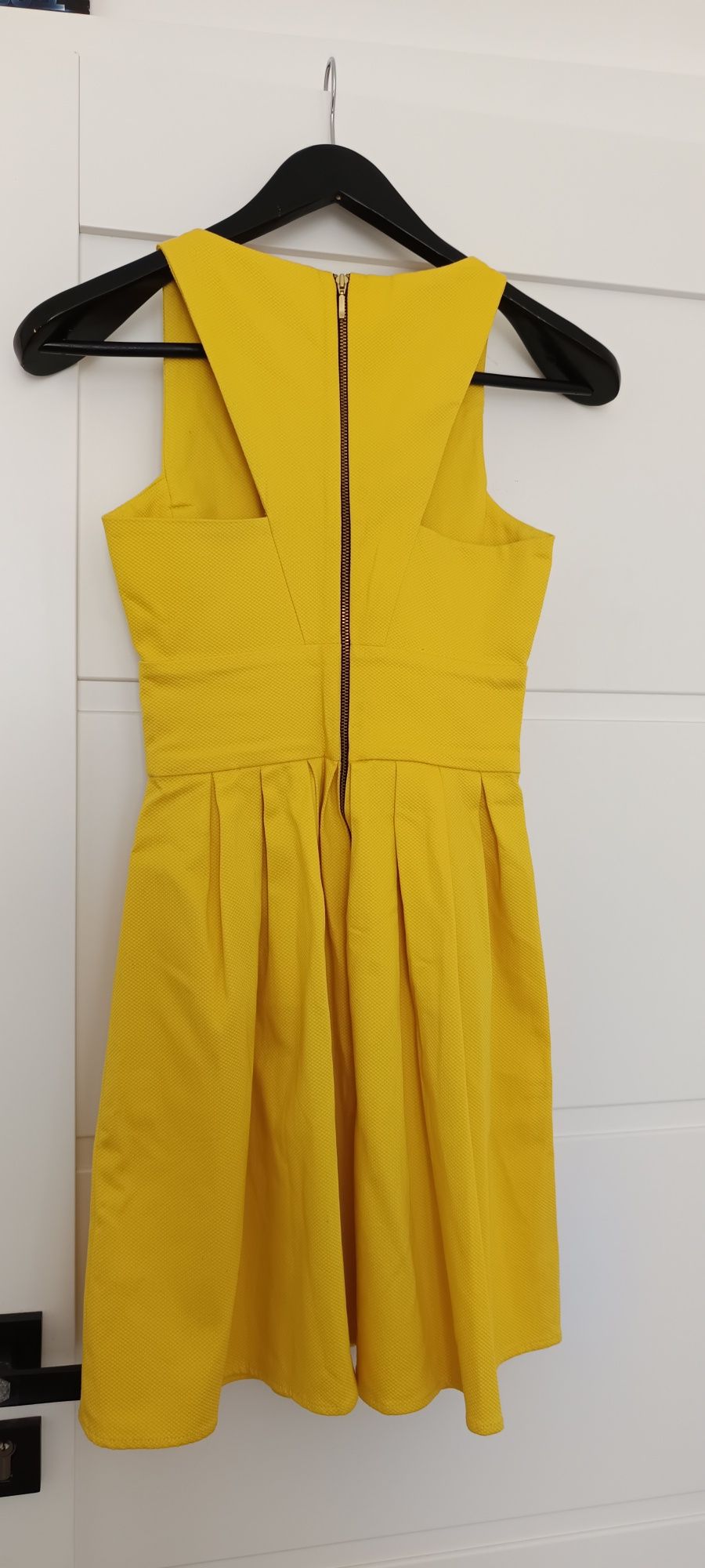 Żółta sukienka mini Pull & bear, rozmiar 34