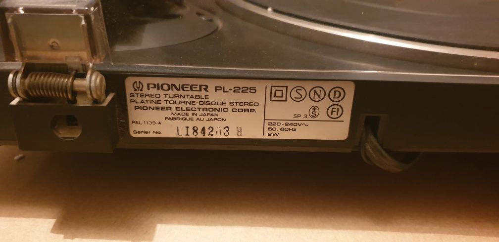 Gramofon Pioneer PL-225