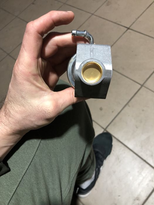 Клапан Егр новий