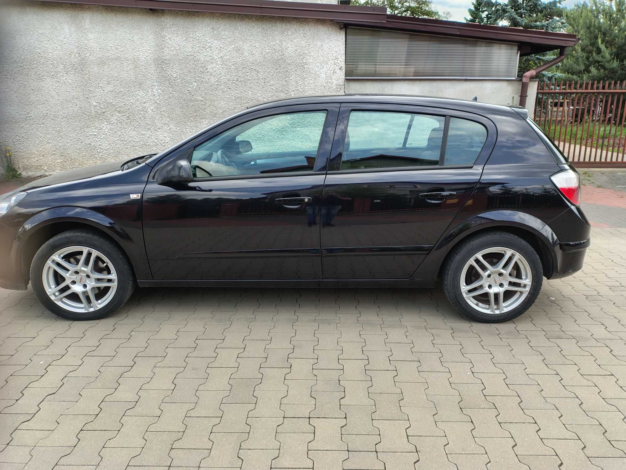 Opel Astra 1 6 benzyna idealna