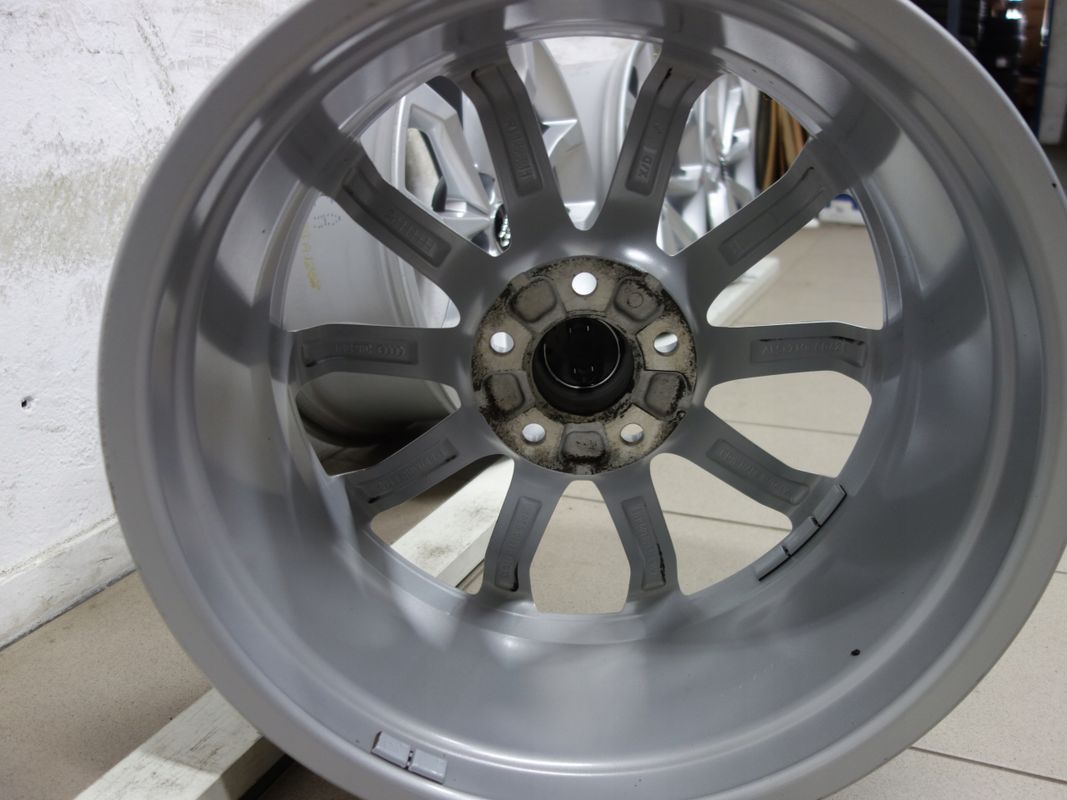 18/5x112 Felgi aluminiowe Audi A4 A5 A6 Q3 Q5 Oryginalne extra stan