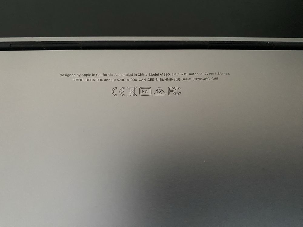 Macbook Pro (2018) A1990 i7 32/256gb