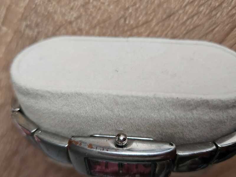 Zegarek damski Anucci – dobry stan, koperta do 30 mm, nowa bateria