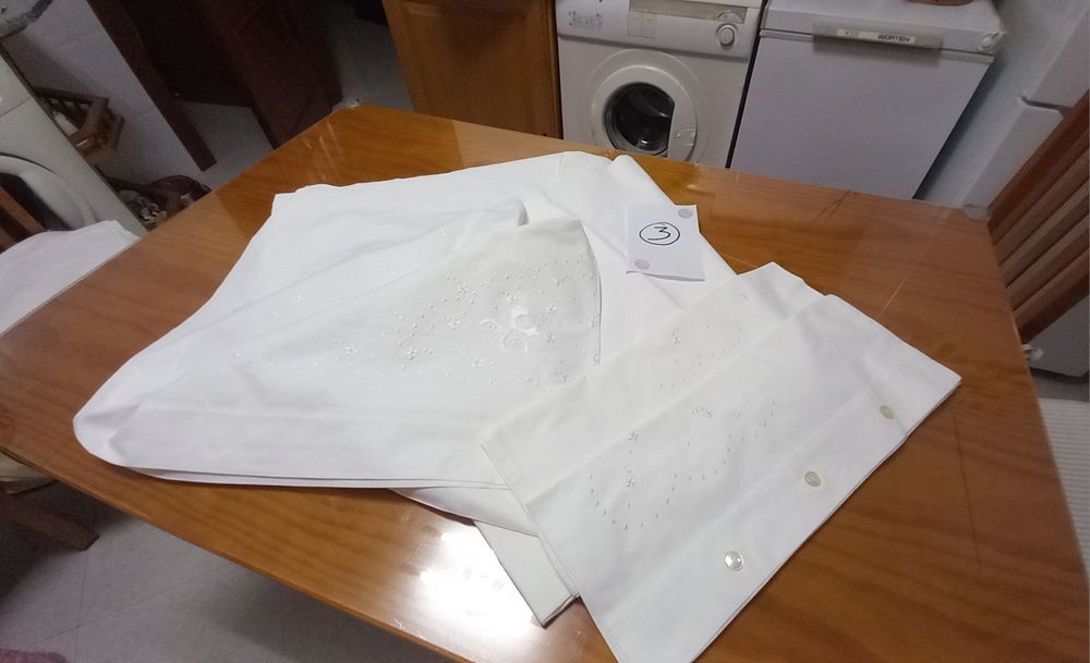 Lençóis linho e bordados à mão (cama pessoa 1/2/casal pequeno)