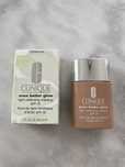 Podkład fluid Clinique Even Better Glow SPF 15 Honey