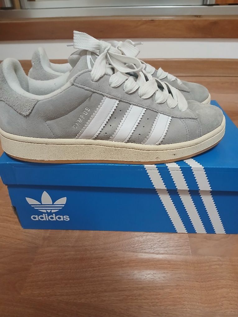 Adidas campus 00s em ótimo estado