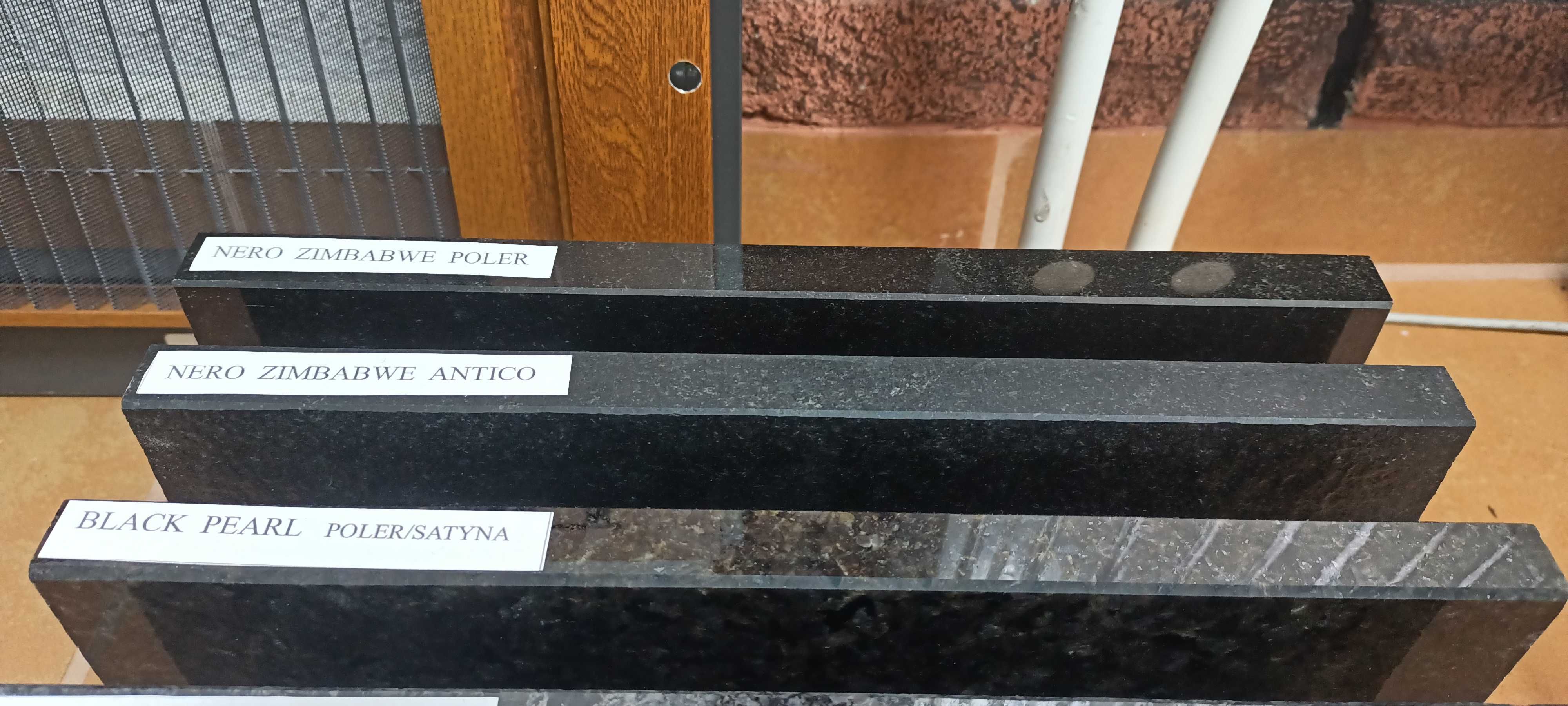 Parapety wewnętrzne i zewnętrzne GRANIT