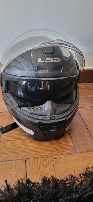 2 Capacetes para moto