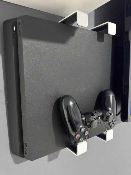 Vendo ou troco ps4 slim 1TB!