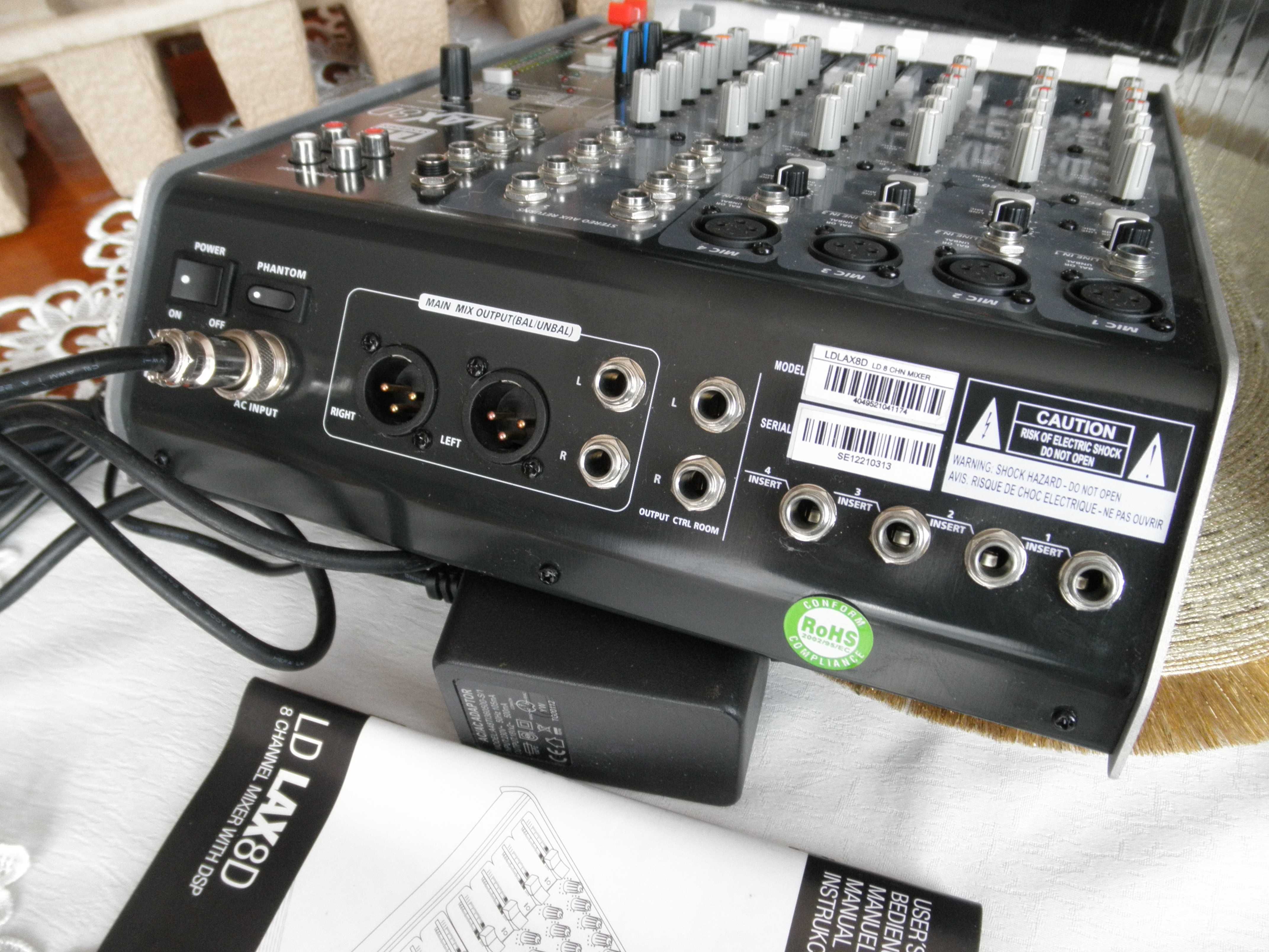Mikser LD Systems LAX 8 D . Mixer estradowy z pogłosem .