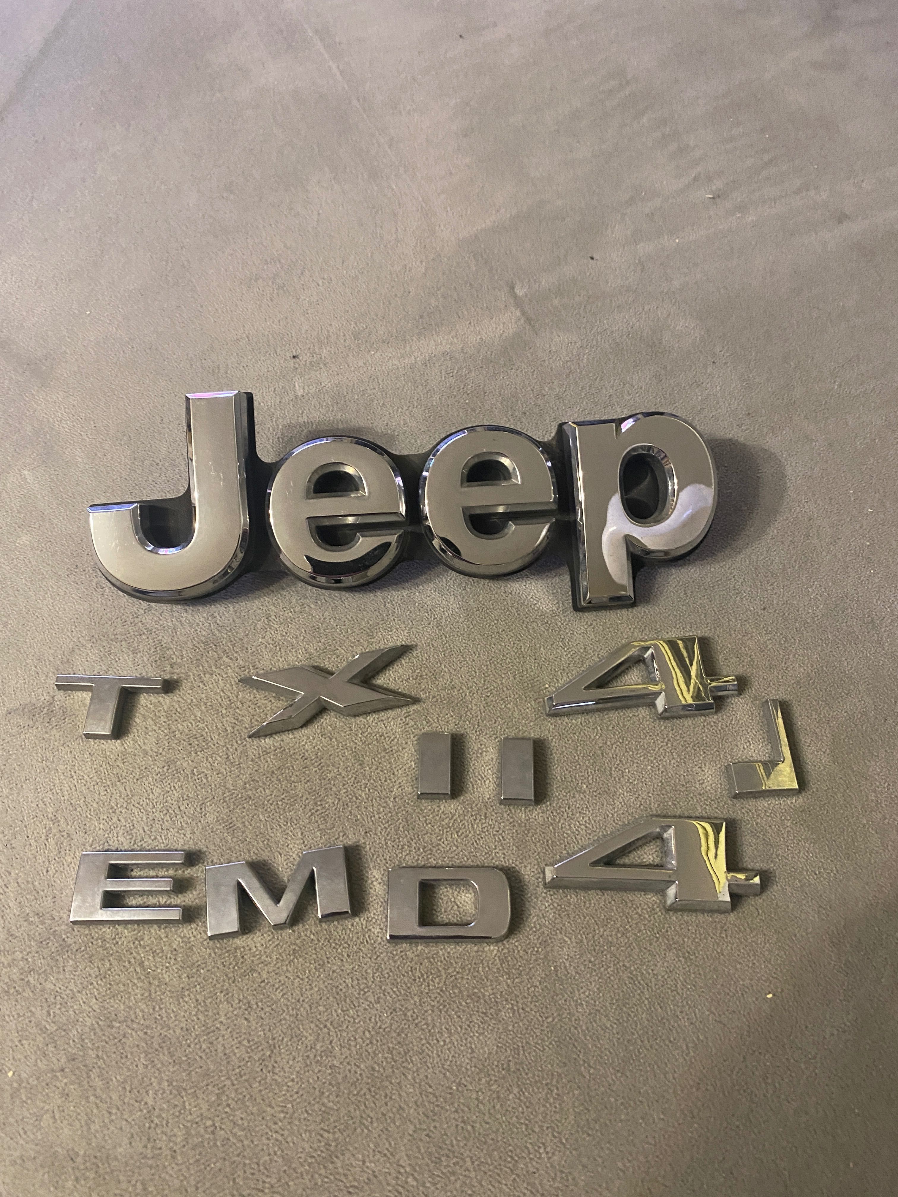 JEEP  znaczek emblemat