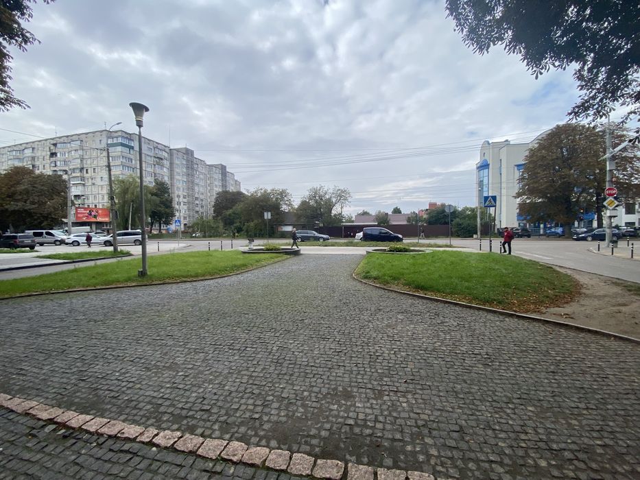 Здається окреме приміщення, район 12 школа.