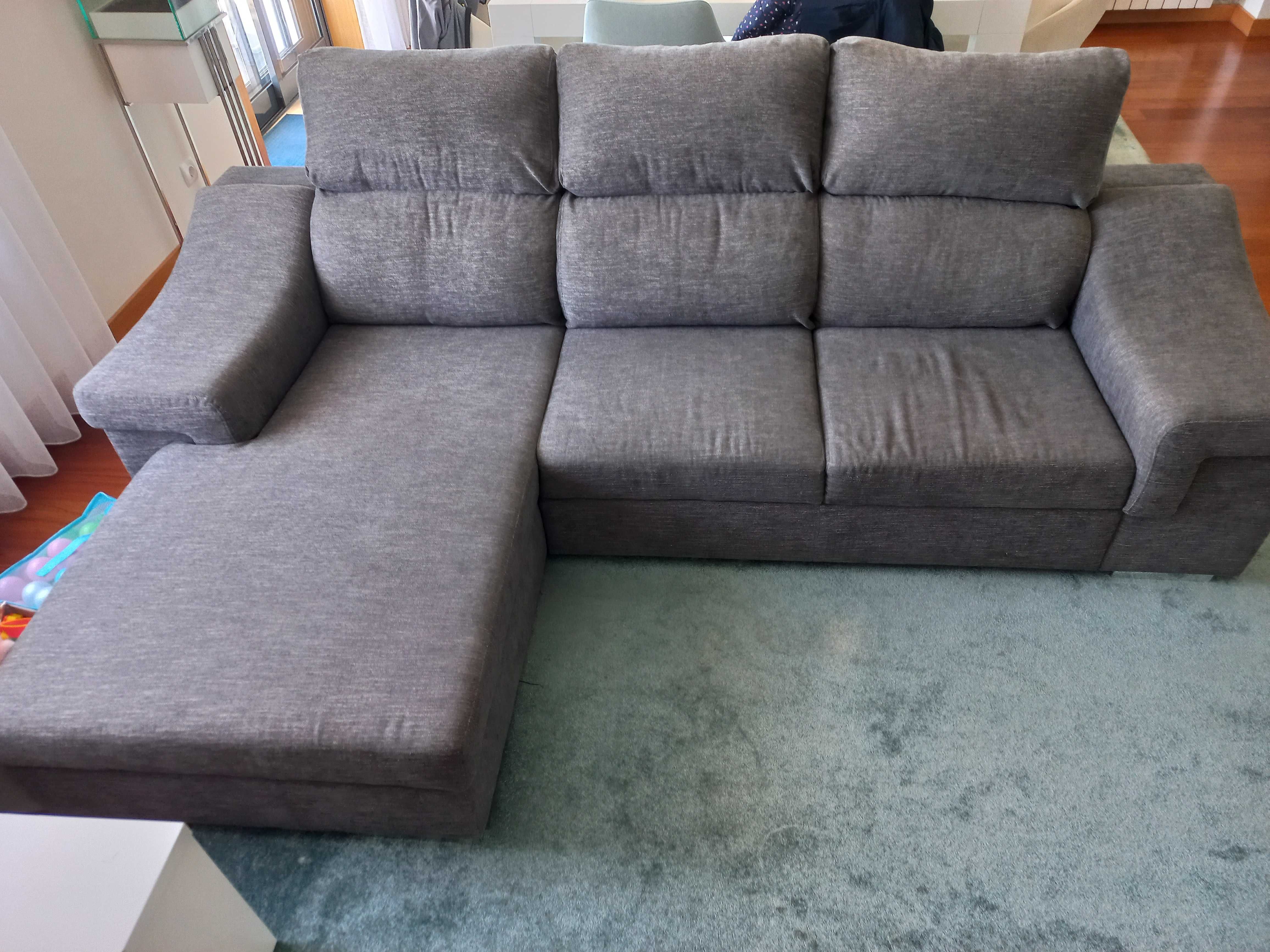 Sofa chaise long 4 lugares com encosto reclinável