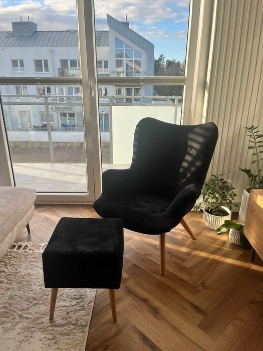 Fotel z podnóżkiem