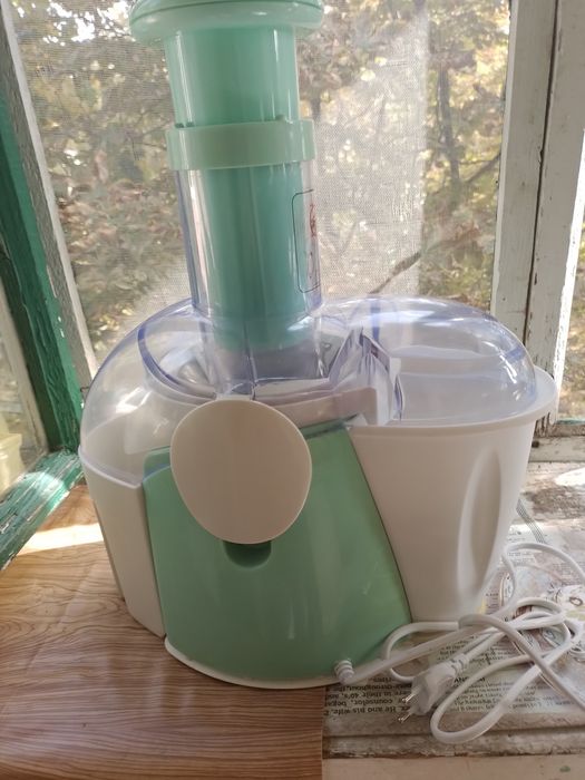 Соковыжималка электрическая