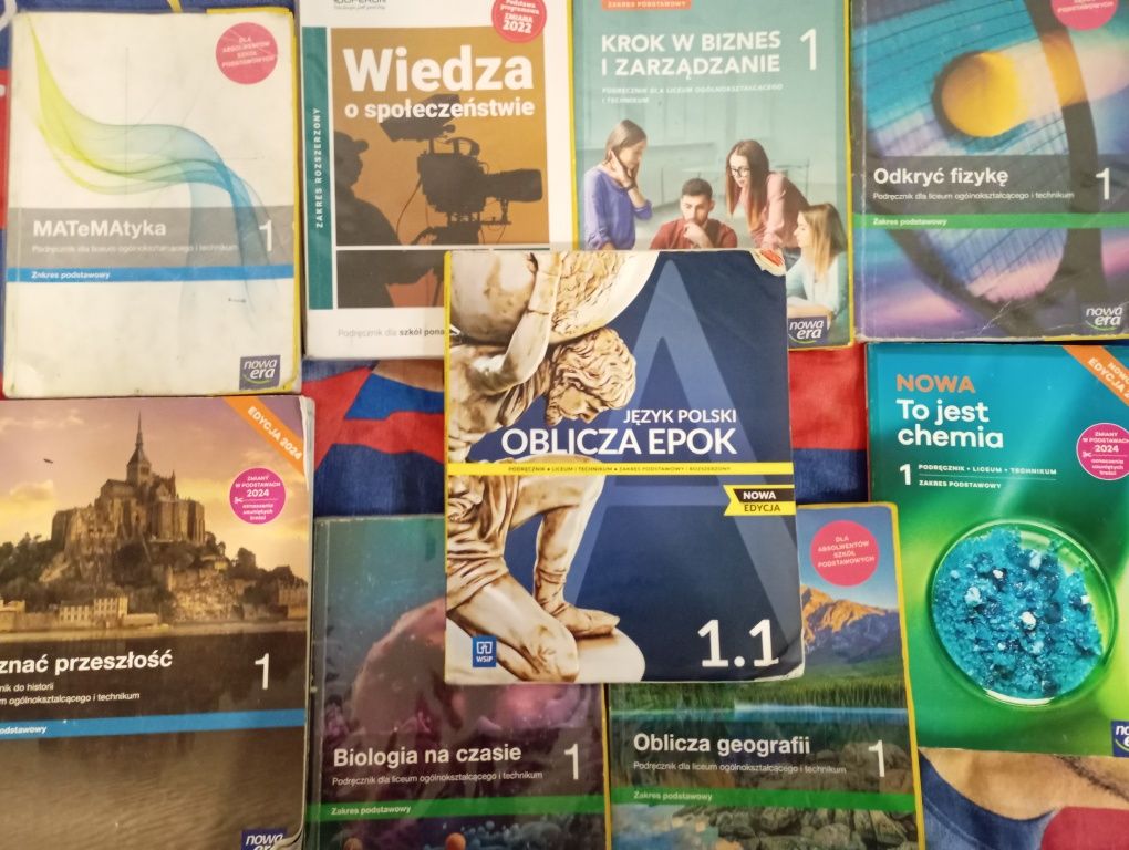 Podręczniki oraz Ćwiczenia dla klas 1 liceum i technikum