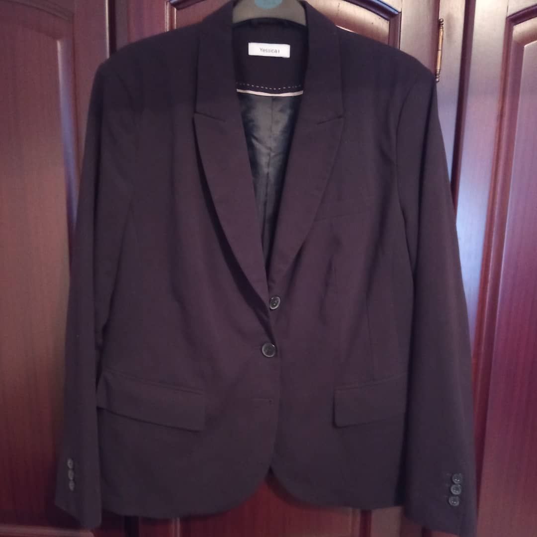 Blazer preto com botões