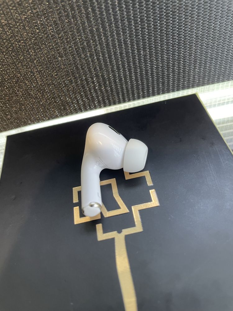 Продам AirPods PRO 2 gen левий Оригінальний аирподс про два оригинал