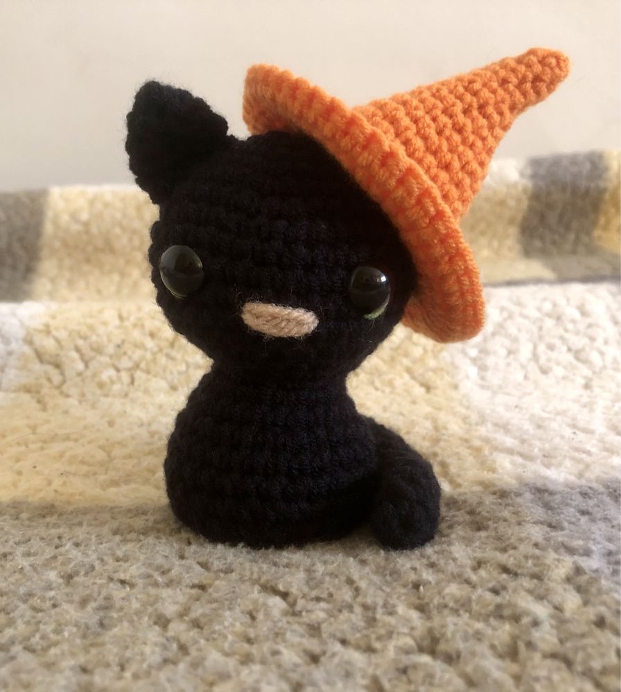 kot halloween na szydełku amigurumi