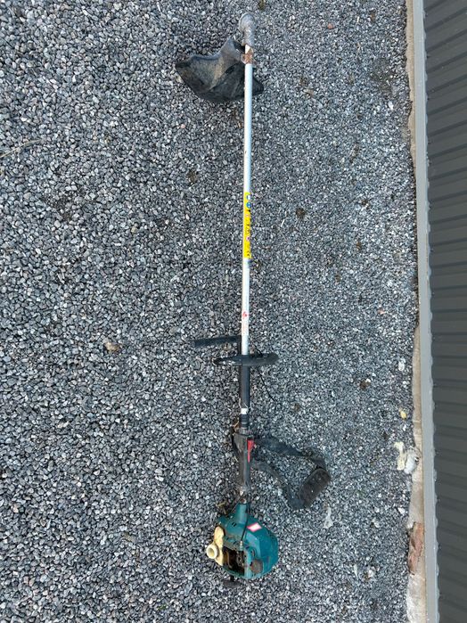 Kosa spalinowa Makita RBC251. Stan nieznany.