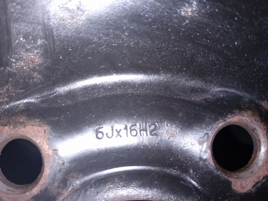 Opony zimowe z felgami