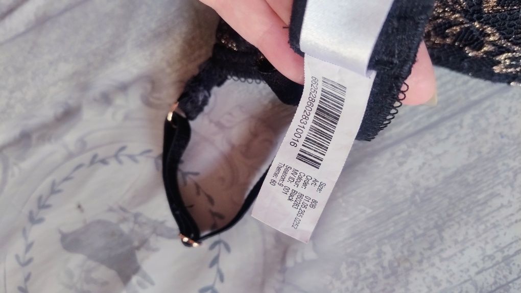 Czarne ozdobne zmysłowe body bieliźniane 80B