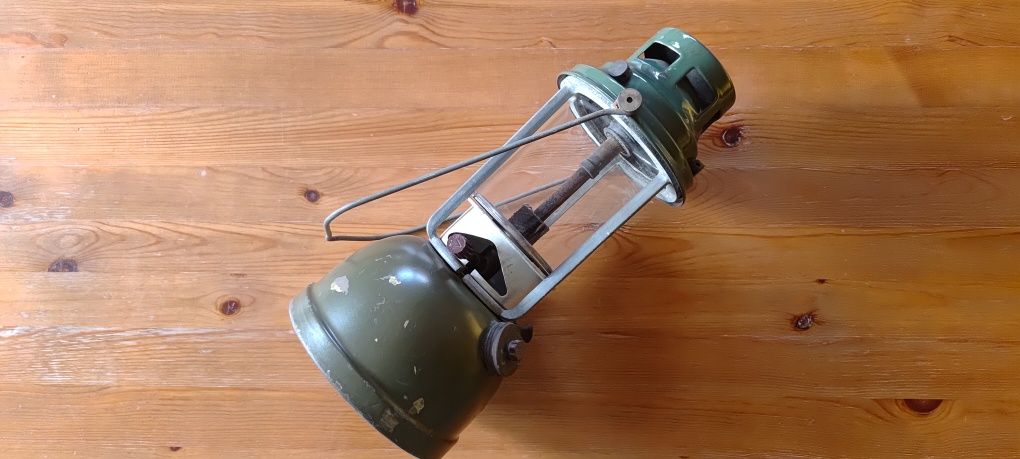 Lampa Naftowa Ciśnieniowa, Bialaddin, England
